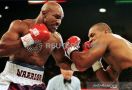 Holyfield Ngotot Pengin Duel Lagi dengan Mike Tyson - JPNN.com
