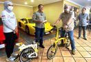 Perkenalkan, Inilah Sepeda Kuning Lipat Model Brompton Merek 'Bamsoet' - JPNN.com