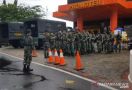 6 Jenazah Pengikut Habib Rizieq Ada di RS Polri, 1 Panser dan Puluhan Personel TNI pun Siaga - JPNN.com