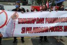 Gelar Aksi di Depan Polda Metro Jaya, Desak Polisi Tangkap Habib Rizieq - JPNN.com