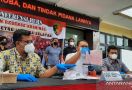 Menginap di Petamburan, Lantas ke Polres Metro Jaksel, Membawa Senjata Tajam - JPNN.com