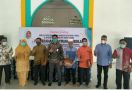 Nevi Zuairina Serahkan Ambulans di Empat Kabupaten dan Kota Wilayah Sumbar - JPNN.com