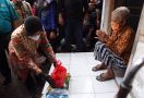 Aksi Risma Bikin Pendukung Anies Gerah, Pemprov DKI Malah Mengapresiasi - JPNN.com