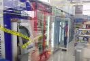 Mesin ATM di Minimarket Dibobol dengan Las, Perampok Gondol Sejumlah Uang Tunai - JPNN.com