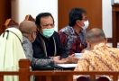 Sidang Gugatan Praperadilan Habib Rizieq Diputuskan Siang Ini, Simak Reaksi Aziz Yanuar - JPNN.com