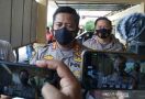 Wanita Pemandu Lagu Melayani Orang Lain, DT dan HK Marah, Banjir Darah - JPNN.com