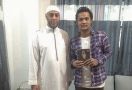 Virgoun Kenang Momen Baca Syahadat Dituntun Syekh Ali Jaber - JPNN.com