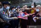 Pengikut Biksu Anti-Islam Bikin Onar, Polisi Myanmar Kena Hajar - JPNN.com