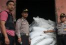 Sebelum Ditangkap, Pencuri Gula Menjamu Polisi, Pengakuannya Mengejutkan - JPNN.com