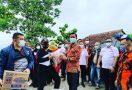 Bakti Sosial, Pemuda Pancasila Bagikan Sembako kepada Warga Subang - JPNN.com