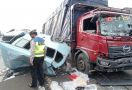 4 Kendaraan Kecelakaan Beruntun di Jalur Pantura Cirebon, Sampai Kayak Begini - JPNN.com