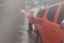 Sembilan Titik di Kota Bekasi Banjir, Satu Perumahan Tenggelam - JPNN.com
