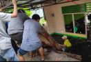 Astagfirullah, Habis Banjir Besar Terbitlah Rumah Ambles 2 Meter - JPNN.com
