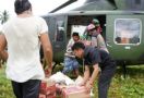 TNI AD Salurkan Bantuan Korban Gempa di Wilayah Terisolasi dengan Helikopter - JPNN.com