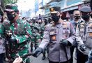 Datangi Tanah Abang Bersama Panglima TNI, Jenderal Listyo Sigit Memohon kepada Sekuriti - JPNN.com