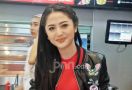 Dewi Perssik Santai Digugat Cerai Angga Wijaya, Lalu Ucap Kalimat Ini - JPNN.com