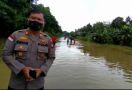 Banjir Melanda, Jalur Perbatasan Indonesia-Malaysia Macet Total - JPNN.com