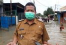Kali Bekasi Meluap, Akses Jalan Perbatasan Kota-Kabupaten Bekasi Terputus - JPNN.com