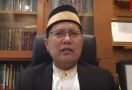Ferdinand Mengaku Mualaf, Respons Ketua MUI Cholil Nafis Sangat Tegas - JPNN.com