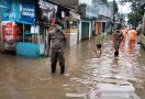 Ratusan Warga Jadi Korban Banjir, Anak Buah Anies Baswedan: Sedikit, Cuma 2 RW - JPNN.com