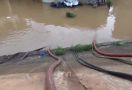 Sedot Banjir Cipinang Melayu, Damkar Kerahkan 20 Pompa - JPNN.com