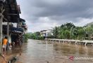 Banjir Jakarta: Rhoma Irama dan Istrinya Masih Bertahan di Rumah - JPNN.com