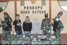 Sweeping di Perbatasan RI-Malaysia, Satgas Pamtas Yonif 642/Kapuas Tangkap Pengedar Narkotika - JPNN.com
