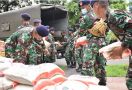 TNI AL Berangkatkan Satgas Penanggulangan Banjir ke Babakan Bekasi - JPNN.com