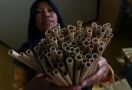 Perjuangan Ibu Mahuni Jaga Pasar Ekspor Kerajinan Bambu, Omzet Rp 20 Juta Per Bulan - JPNN.com