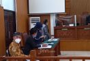 Polisi Absen Lagi di Sidang, Kubu Habib Rizieq Pilih Mengajukan Permohonan Ini pada Hakim - JPNN.com