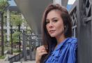 Di Ambang Perceraian, Wulan Guritno Masih Serumah dengan Adilla Dimitri - JPNN.com