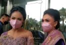 Sambil Menangis, Krisdayanti Sampaikan Permintaan Mendalam kepada Aurel - JPNN.com