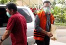 Terdengar Kabar OTT, Juliari Ogah Naik Pesawat Jet Pribadi ke Jakarta - JPNN.com