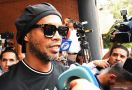 Respons Ronaldinho Soal Kemungkinan Melatih Klub Indonesia, Bersedia? - JPNN.com