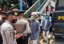 Para Pendukung Habib Rizieq Terus Berdatangan - JPNN.com