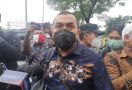 Terduga Teroris Punya Atribut FPI, Aziz Yanuar Perlihatkan Foto Anggota ISIS Berseragam Polisi - JPNN.com