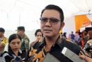 Bupati Bintan Menyerahkan Paspor ke Imigrasi Tanjungpinang, Ada Apa? - JPNN.com