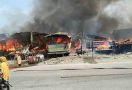 Kulkas Meledak, 10 Rumah Ludes Terbakar di Belawan - JPNN.com