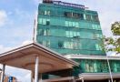 Perawat RS Siloam Sriwijaya Itu Dipukul, Ditendang, Disuruh Bersujud Minta Maaf - JPNN.com