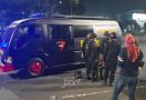 Gempar di Jalan Ahmad Yani Surabaya Sabtu Dini Hari, Pemilik Tas Sudah Dibawa ke Polsek - JPNN.com