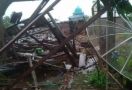 Inhil Diterjang Angin Puting Beliung, 16 Rumah Rusak dan Satu Bayi Tewas - JPNN.com