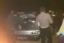 Mobil Pikap Terparkir di Jalan, Warga Penasaran, Setelah Didekati, Astaga.. - JPNN.com