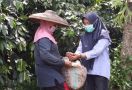 Sentuhan Kartini dari Kaki Gunung Pangrango Menembus Pasar Dunia - JPNN.com