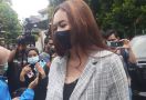 Resmi Menjanda, Aura Kasih Sesalkan Kepergian Eryck Amaral - JPNN.com