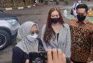 Resmi Menjanda, Aura Kasih: Anak Sumber Kekuatan - JPNN.com