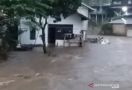 Sukabumi Diterjang Banjir dan Longsor, Petugas Gabungan Sudah Bergerak - JPNN.com