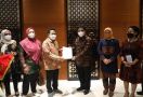 Menaker Ida Fauziyah Memfasilitasi Tuntutan Apindo dan Serikat Pekerja Soal Pengesahan RUU PKS - JPNN.com