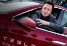 Komentar Pedas Bos Tesla Soal Produsen Smartphone Pengin Bikin Mobil Listrik - JPNN.com