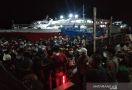 Menghindari Penyekatan, Warga Nekat Mudik Menggunakan Kapal Kayu, Ya Ampun - JPNN.com