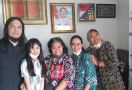 Royke Arek Band Datangi Rumah Komandan KRI Nanggala 402 - JPNN.com
